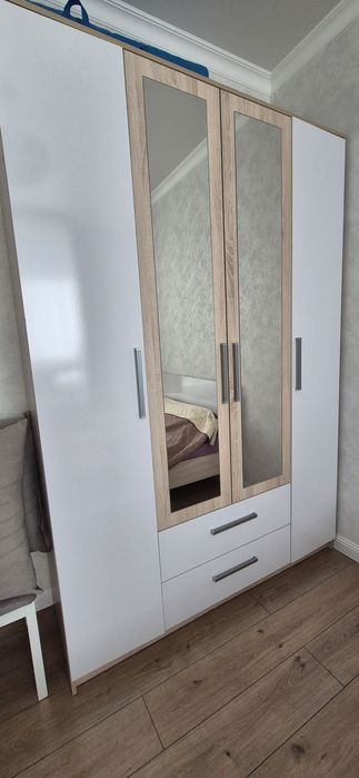 Продам спальный гарнитур