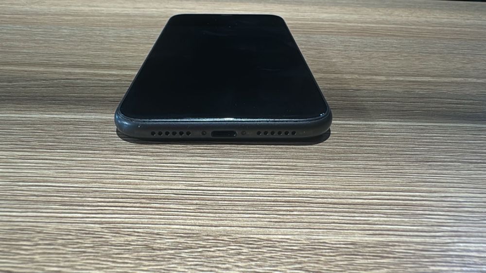 Продам iPhone 11 64Gb