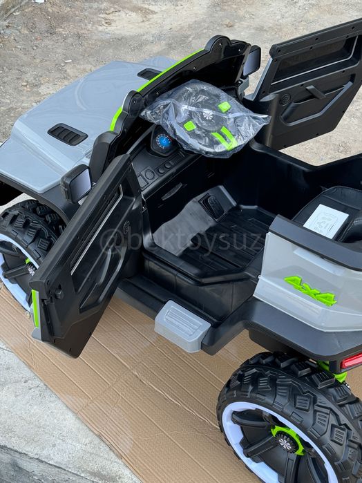 Детский электромобиль Джип 12V 4x4 до 80 кг с пультом и музыкой