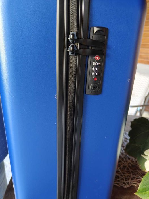 Куфар с логото на Pepsi