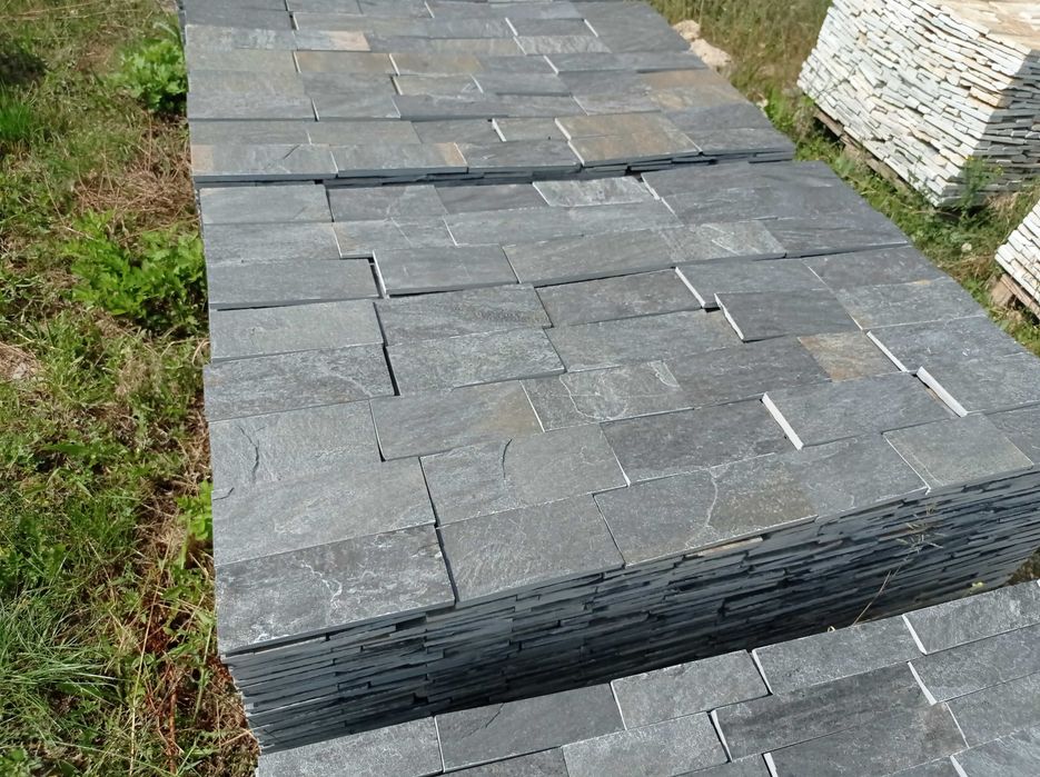 Естествен камък оформен Черен Антрацит код:02010