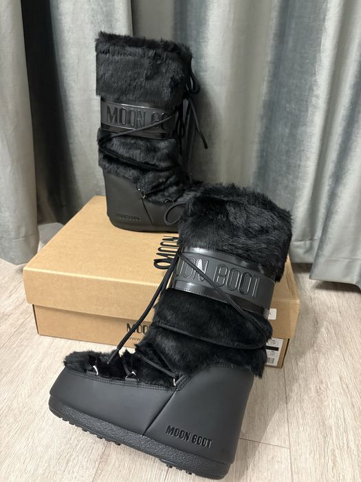 Moon Boots faux fur