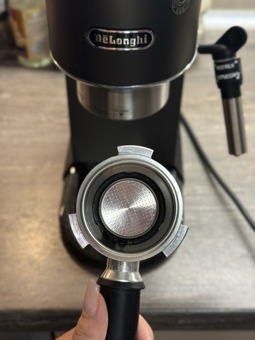 Кафемашина Delonghi Dedica Style EC685.BK