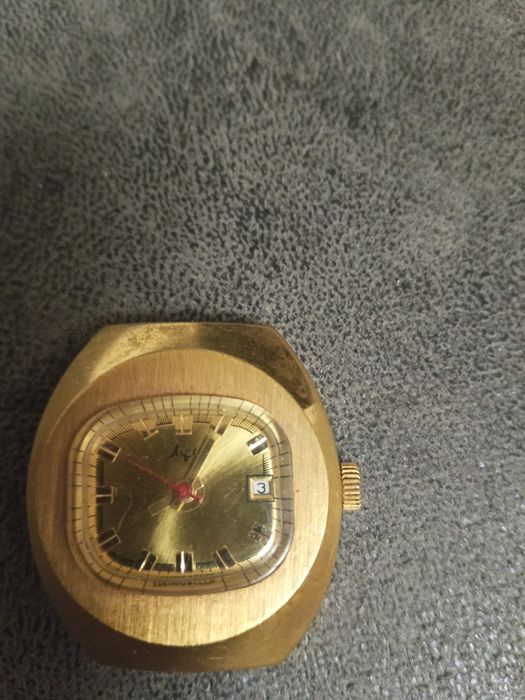 Продам наручные и карманные часы