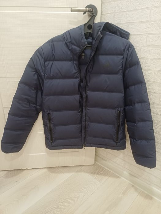 Продам курту Adidas осень Xs оригинал