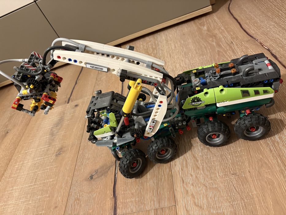 Lego Technic Forest Machine 42080