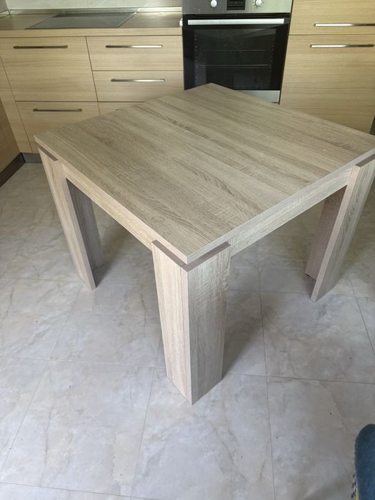 Маса трапезария в много добро състояние