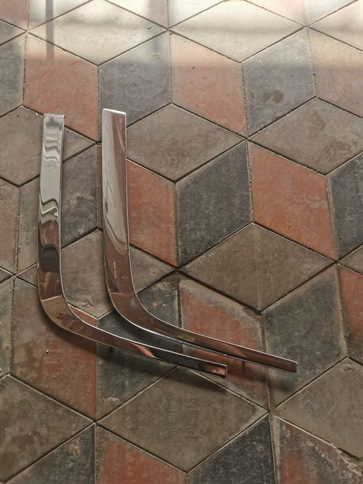 Запчастей на машине машину мерседес