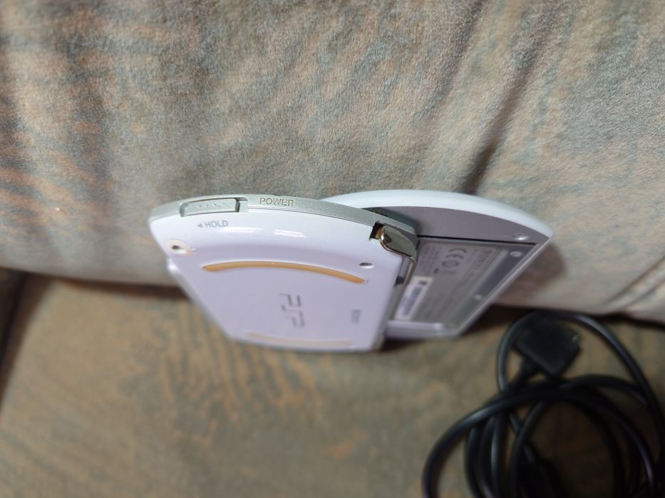 Consola Sony PSP GO White + cablu usb