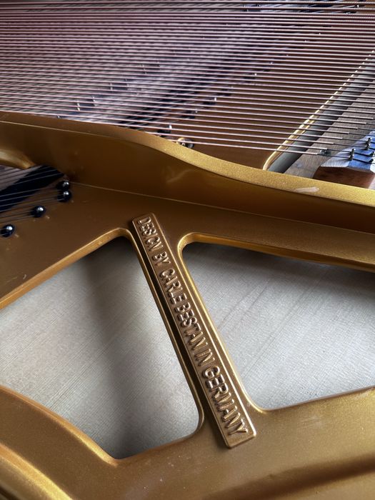 рояль Carle Bestan