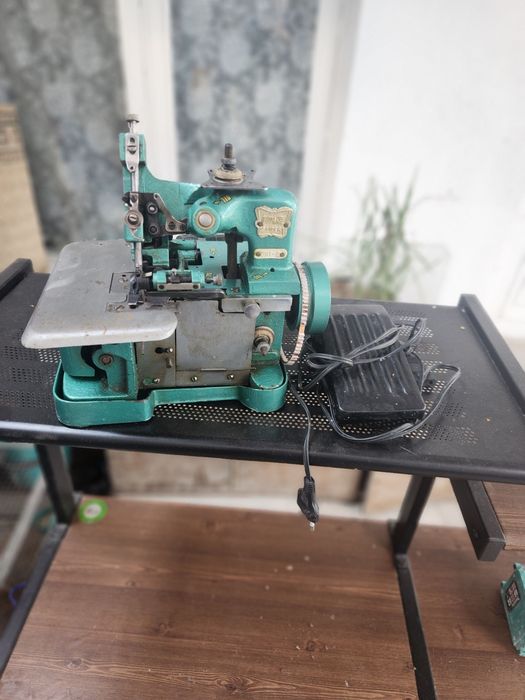 Overlok tikadigan moshina