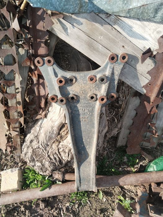 Кронштеин  моста  MERCEDES ACTORS