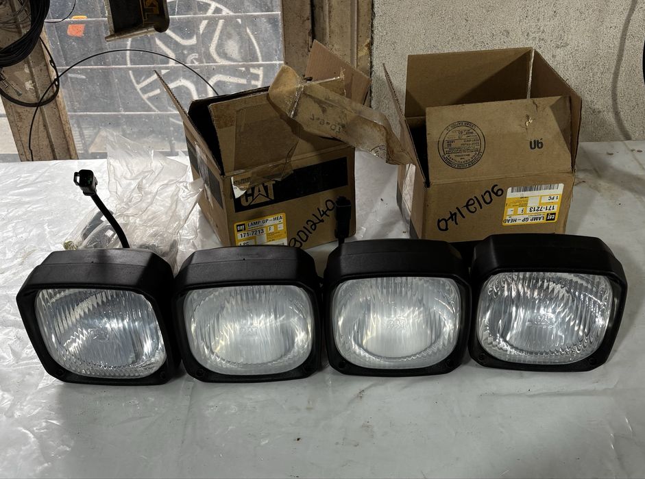 Оригинални фарове-халогени CAT