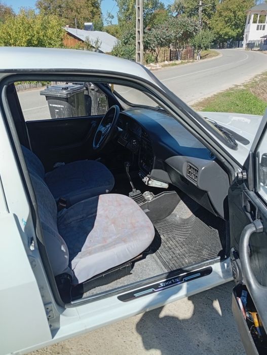 VÂND sau SCHIMB Dacia 1310 motor 1.4