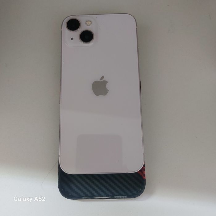 Продам телефон айфон 13