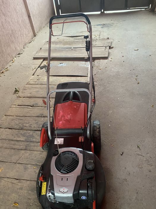 Masina de tuns gazon