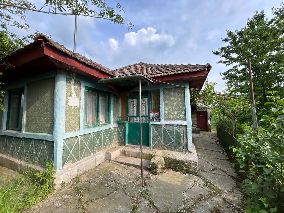 Vând teren în zonă Periş !