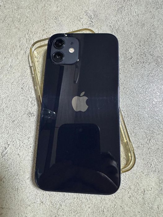 Vând/Schimb iPhone 12 Negru.