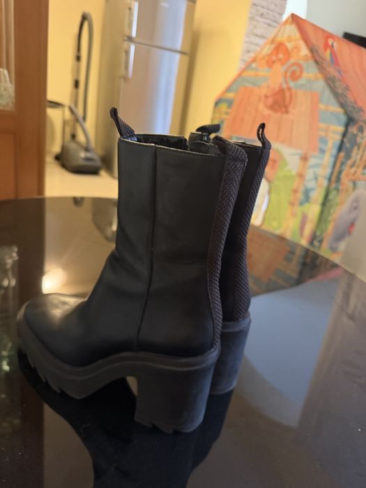 Дамски боти Zara,отлично състояние