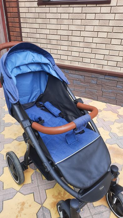 Продаю детскую коляску.