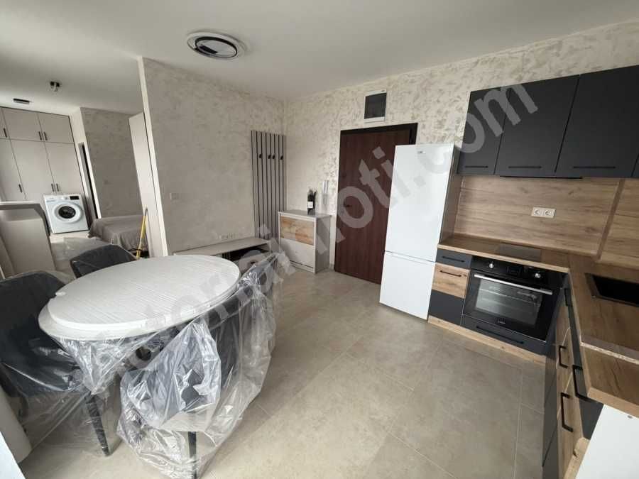 Чисто нов южен апартамент