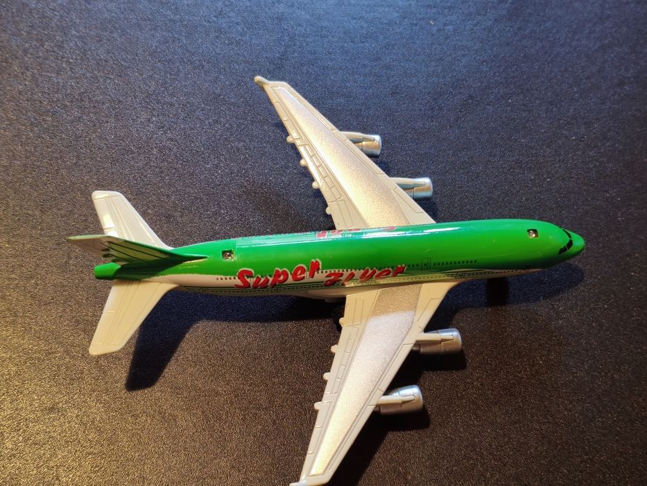Самолетчета   модел Airbus A380