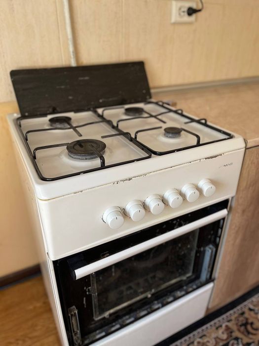 Kuxinniy mebel gazplita vityeshka sotiladi
