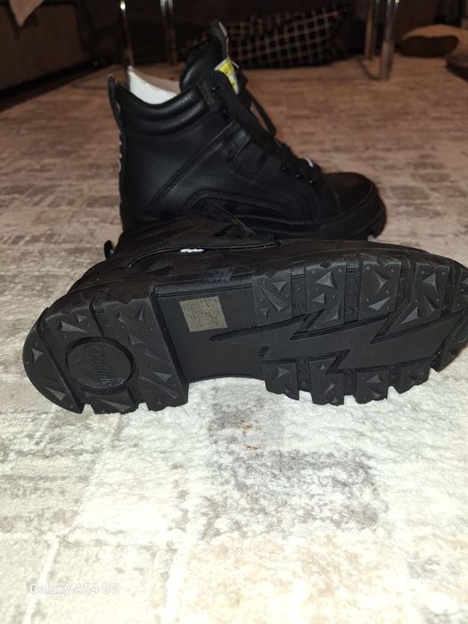 Bocanci dama Buffalo nou cu eticheta 40