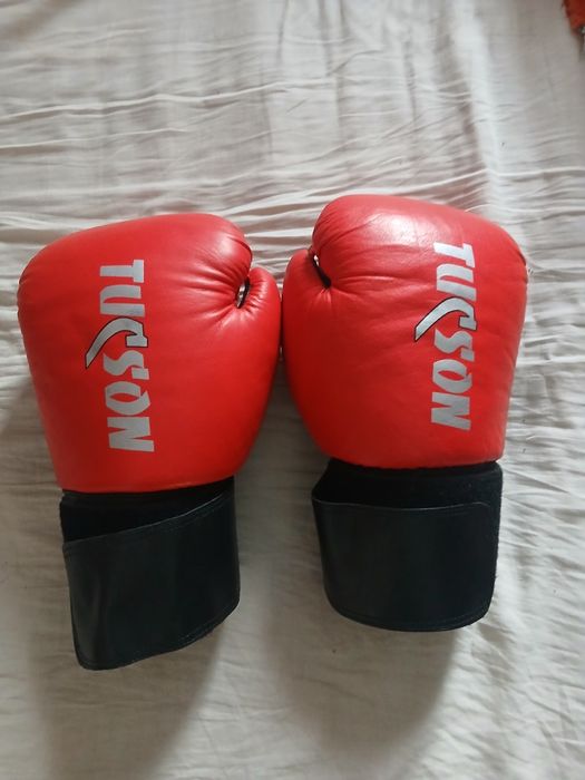 Боксови ръкавици