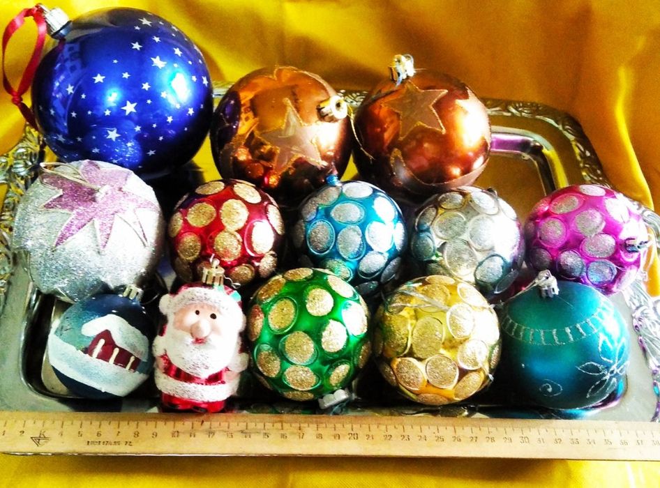 Елочные игрушки, пластик