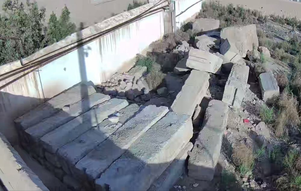 Beton blok bepul beriladi. Sokol blok sotiladi.