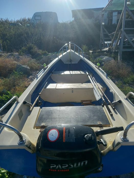 Barca ,,Lotus"cu motor