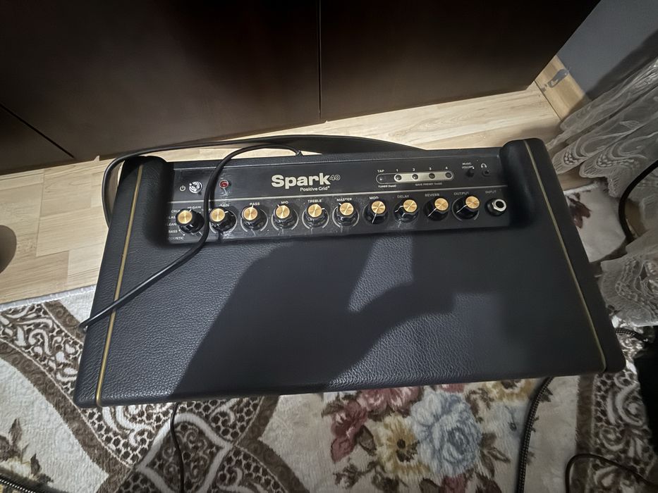 Комбо усилвател positive grid spark