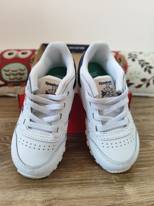 Reebok 24ти номер, 13,5 см. Чисто нови.