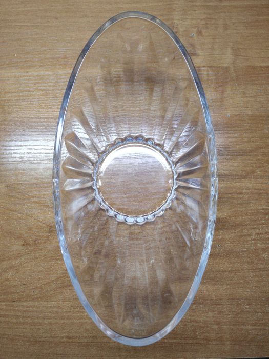 Продам стеклянную вазу