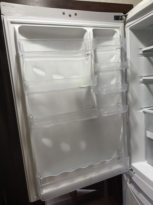 Холодильник Ariston Hotpoint продам