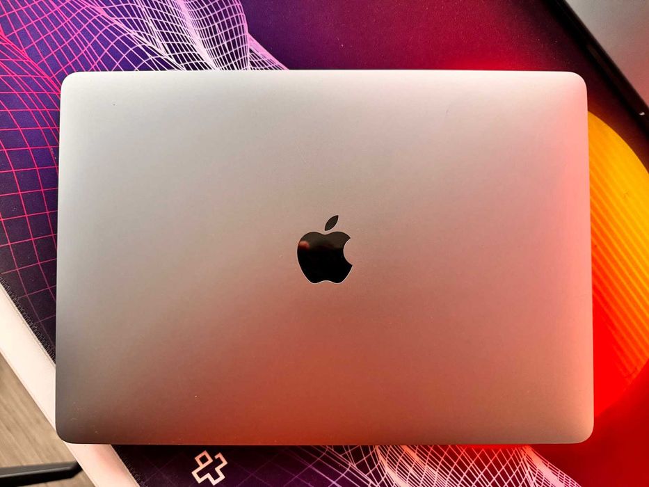 Macbook Pro M2 - 16GB RAM, 512GB SSD, ecran 13,3" - vand sau schimb