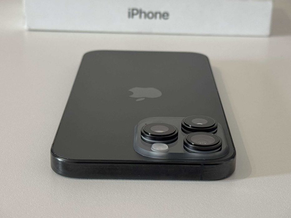 Бартер! iPhone 16 Pro Max E - Sim Black Titanium (Черен) 100% Батерия!