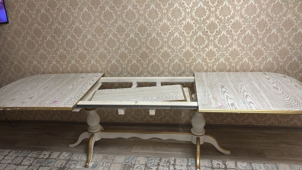 Продаю стол , диван с креслами и раскладной диван