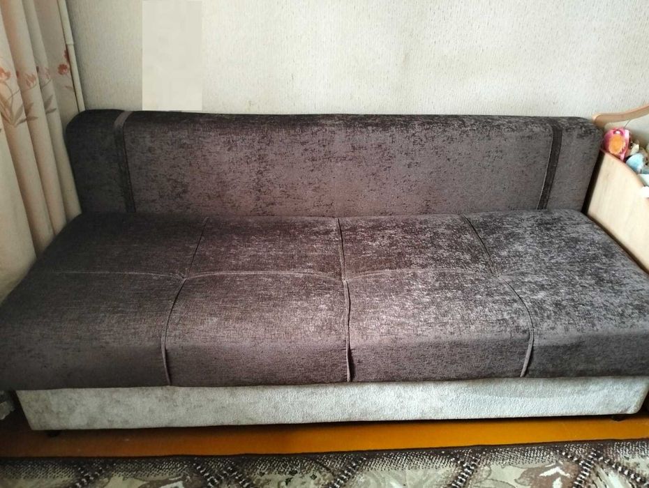 Продам диван в хорошем состоянии