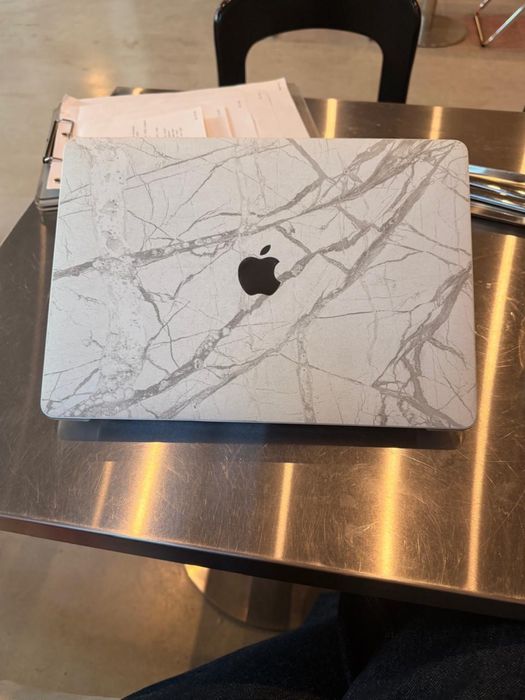 MacBook Pro 13” M2 512gb, Touch Bar