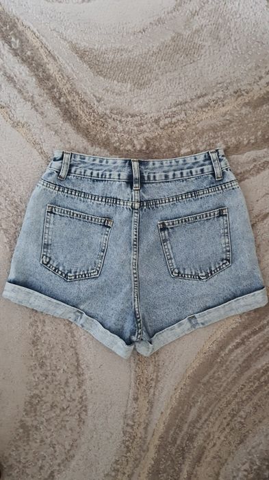 Pantaloni scurți din denim – casual și comozi