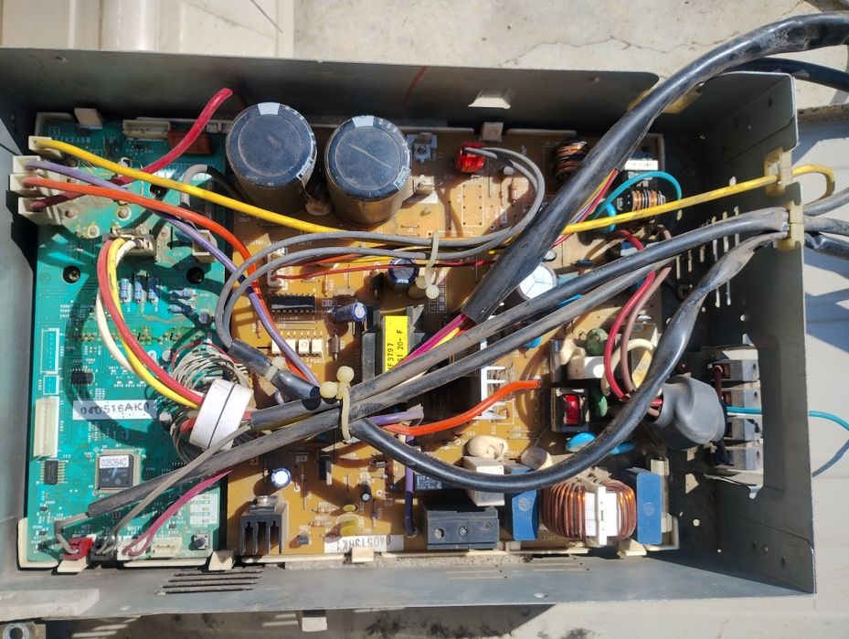 Климатик Hitachi  части