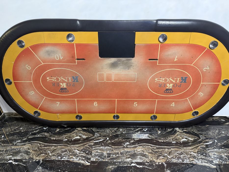 Vand masa de poker profesionala de  10 persoane