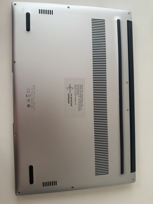 лаптоп Huawei MateBook D 15 в отлично състояние.