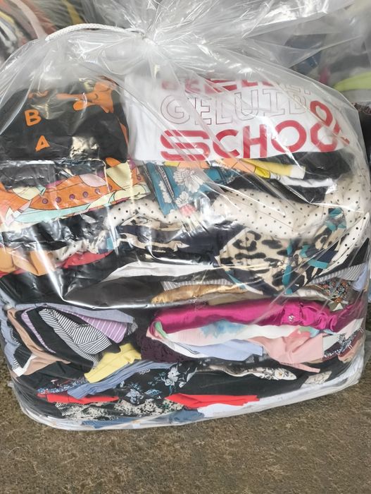 Дрехи втора употреба на едро