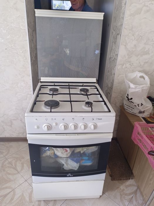 Продам газовую плиту