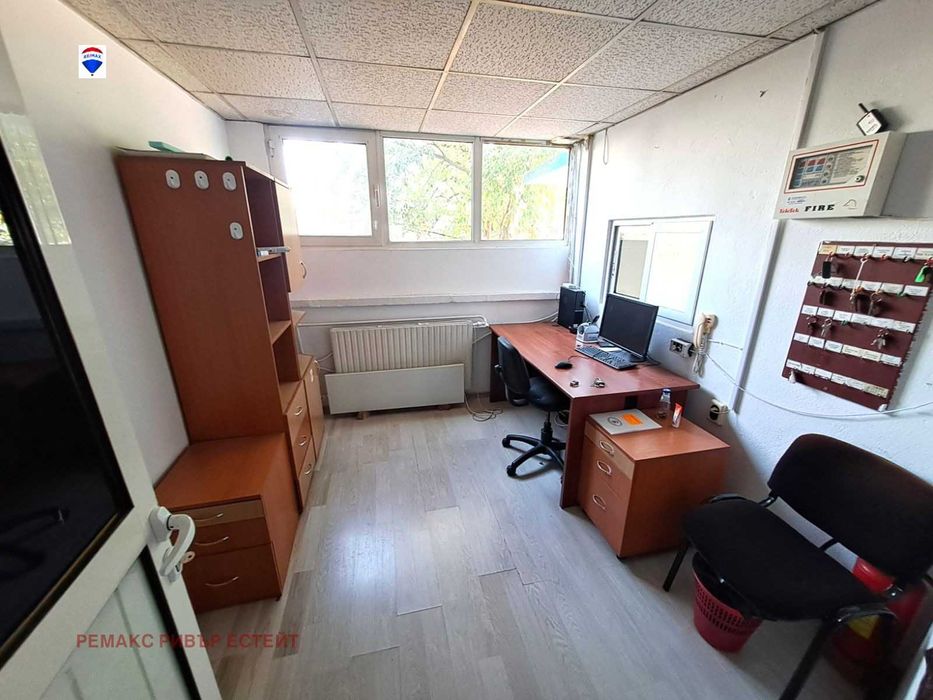 Дава се под наем Промишлена сграда в Русе, Родина 1 - 1000 кв.м за 5508 € - Снимка #7