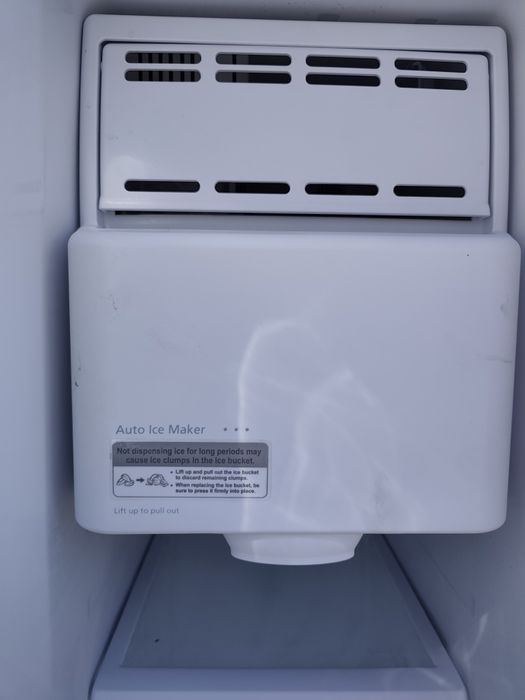 Хладилник side by side Samsung