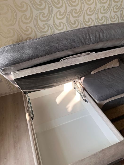 Продам диван бозен